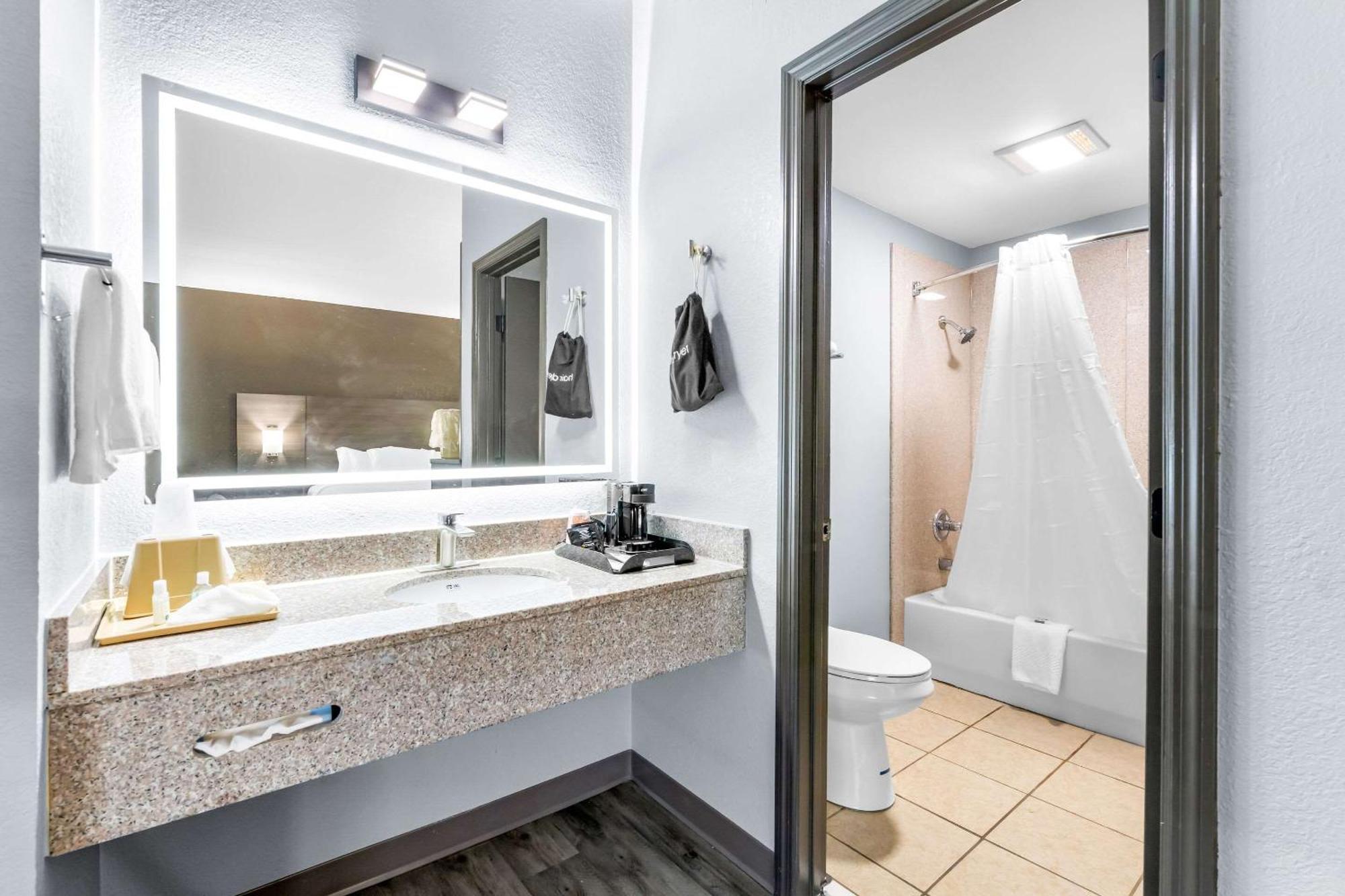 Quality Inn Lawrenceburg 외부 사진