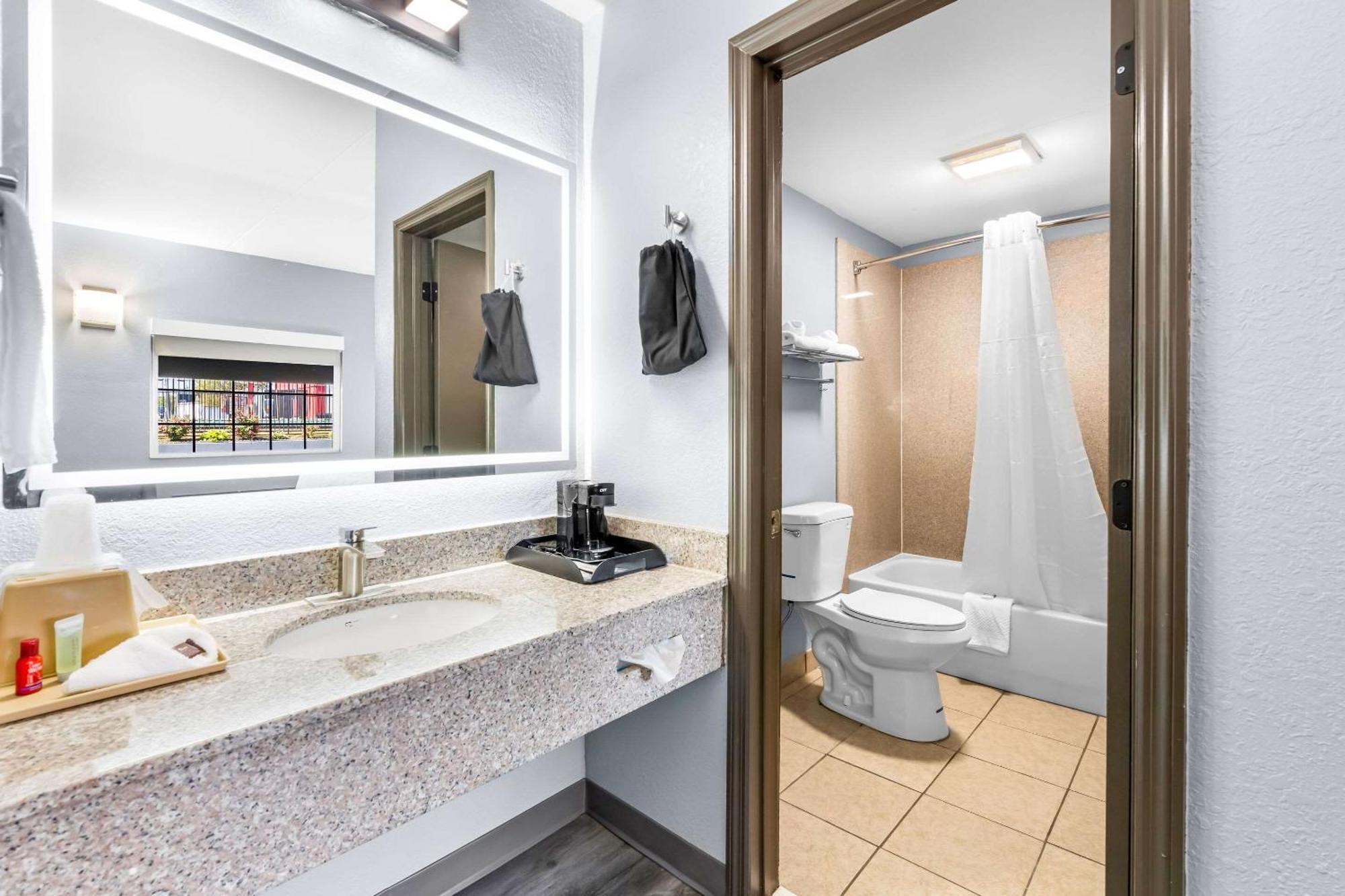 Quality Inn Lawrenceburg 외부 사진